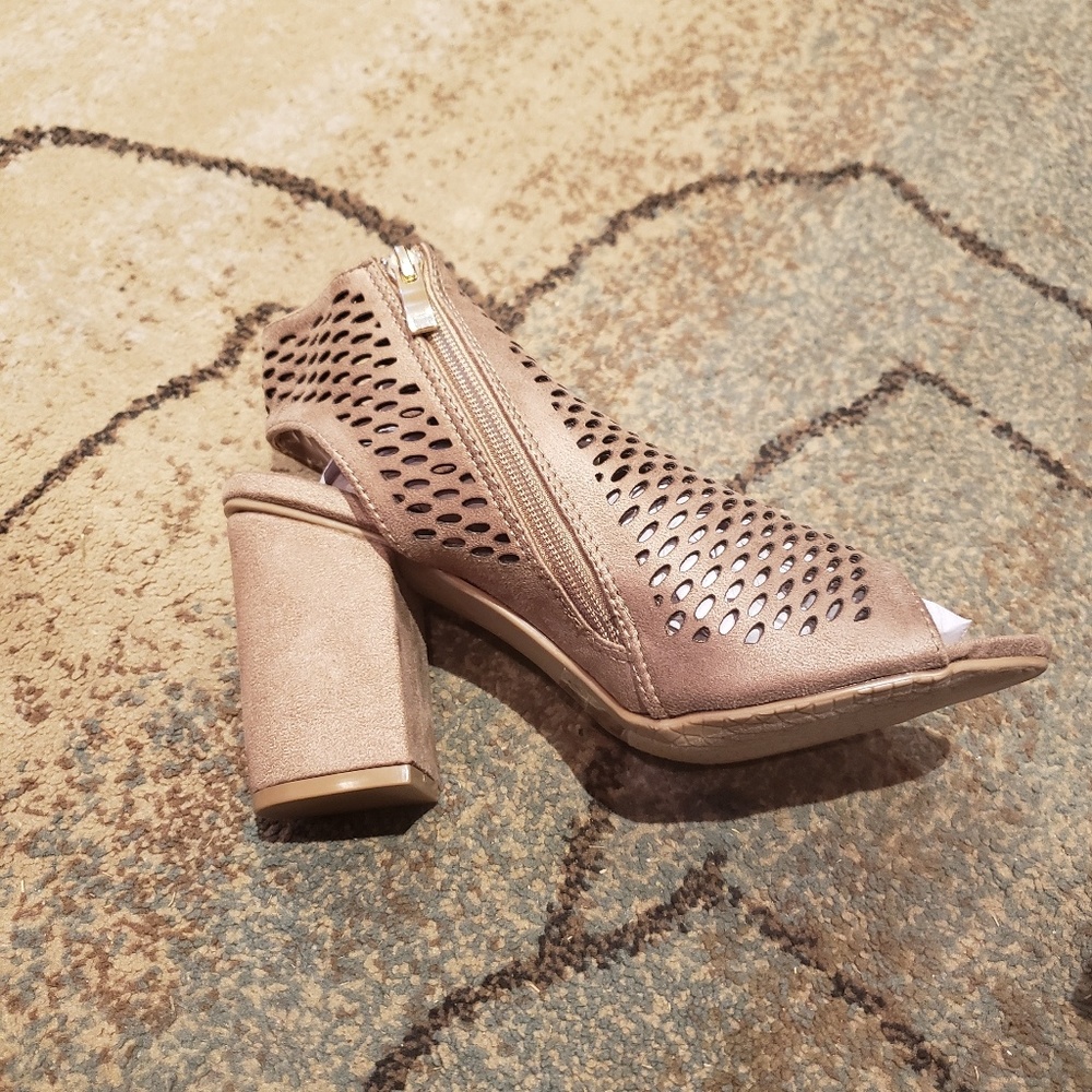 🆕️Taupe Peep Toe Heels🆕️ - Picture 2 of 5